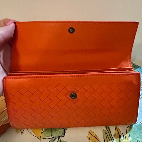 Bottega Veneta Intrecciato Nappa Leather Orange Flap Wallet - Picture 11 of 17